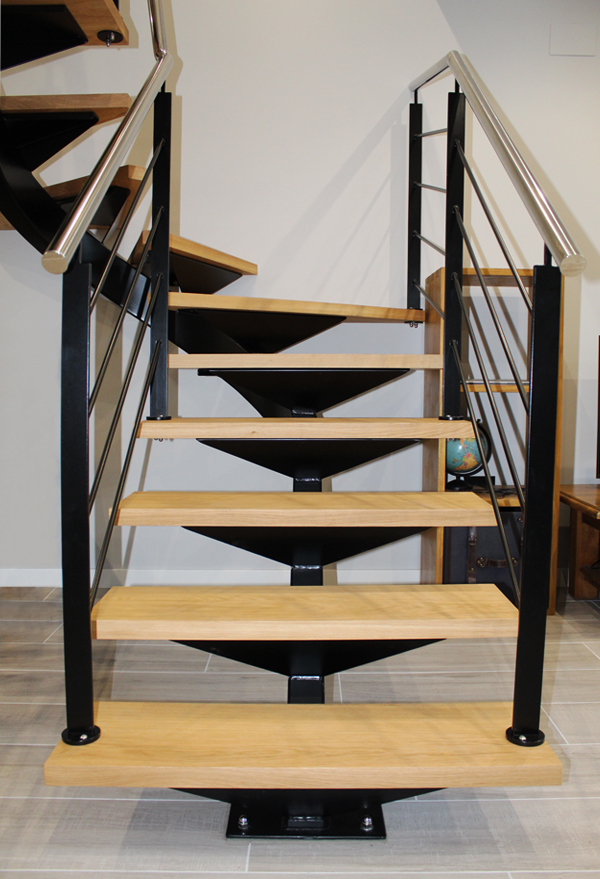 escalier_metalliques_a_urdax_sara_zula société Ibarkalde est spécialisée dans la fabrication d'escaliers métalliques. Nous fabriquons des escaliers sur mesure, combinés avec du bois, de l'acier inoxydable, de la peinture ... Des dessins sur mesure.