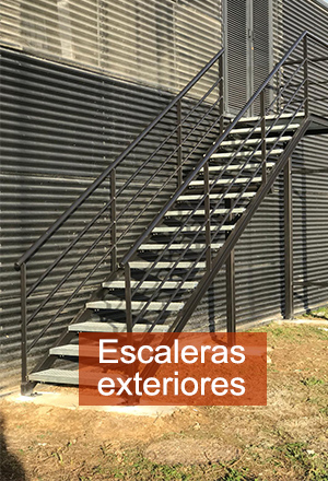 escaleras metalicas exteriores en Tolosa. con materiales resistentes al agua y los factores medioambientales