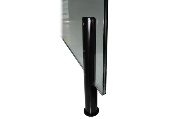 accesorios para colocar barandillas de vidrio en escaleras rectas e inclinadas. Postes faciles de instalar