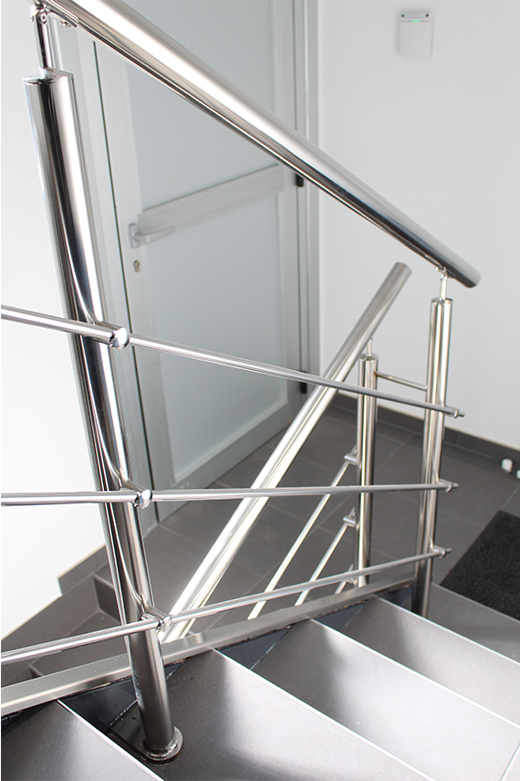Feudo llevar a cabo para justificar Barandillas de acero inoxidable AISI 304 para escaleras de edificio  empresarial