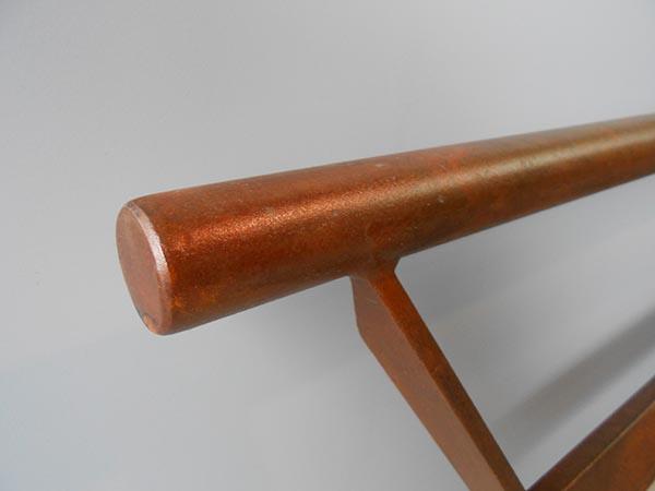 La barandilla de acero corten se barniza para una mayor protección y un mejor acabado barnizado de barandillas de acero corten en donostia san sebastian para una mayor proteccion y acabado del proyecto