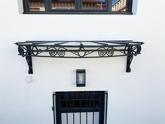 alero_marquesina_lucero_de_vidrio_en_bayona_francia.jpg