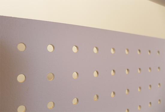 barandilla_de_chapa_perforada_para_planta_superior_de_escalera_metalica_en_san_sebastian.jpg