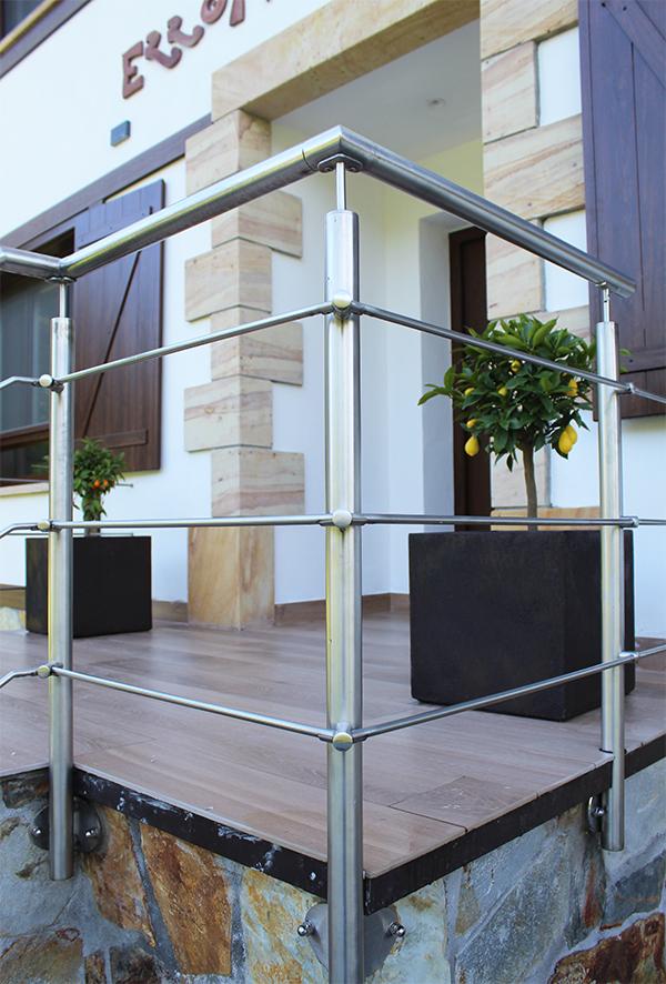 barandillas_acero_inoxidable_aisi_316_satinado_anclaje_lateral.jpg