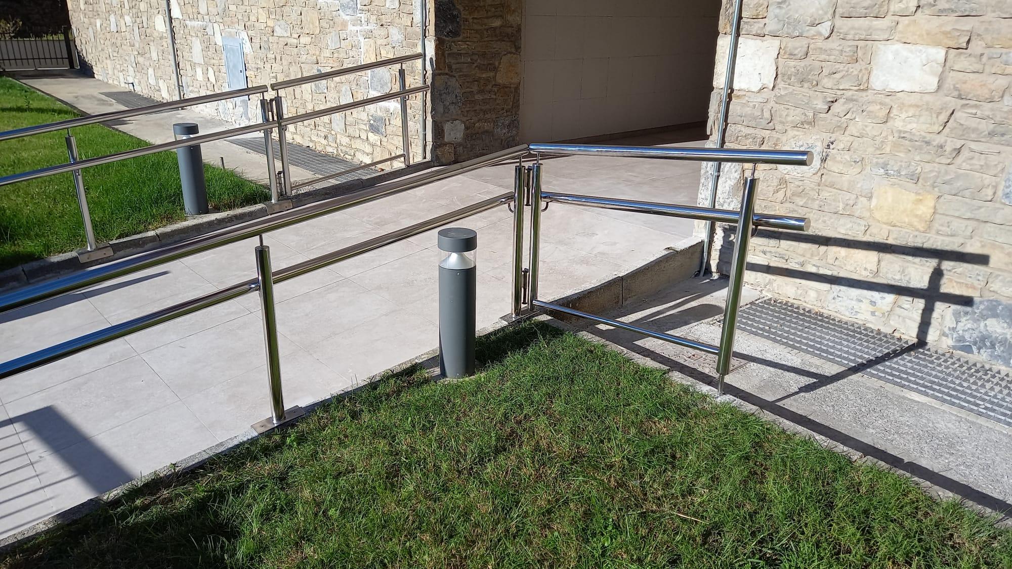 barandillas_de_acero_inoxidable_aisi_316_en_comunidad_de_vecinos_de_zarautz.jpg