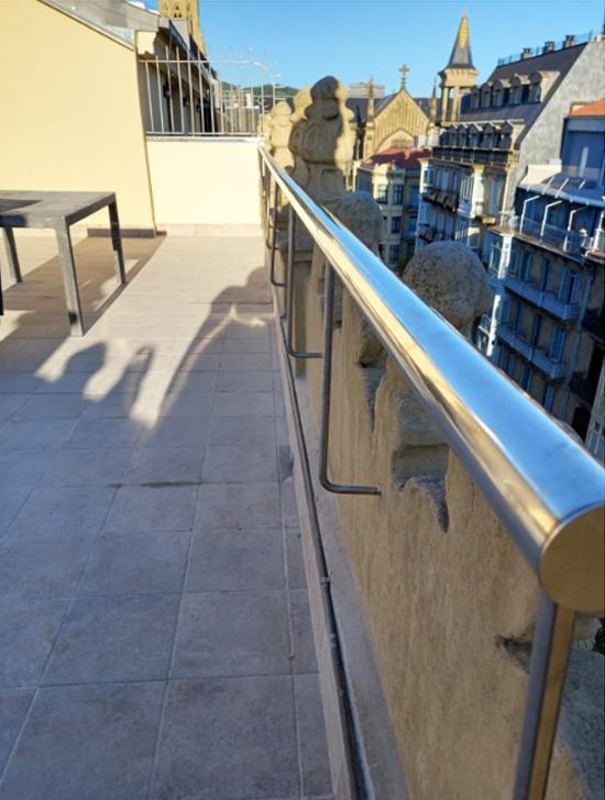 barandillas_de_acero_inoxidable_aisi_para_exteriores_en_donostia_san_sebastian.jpg