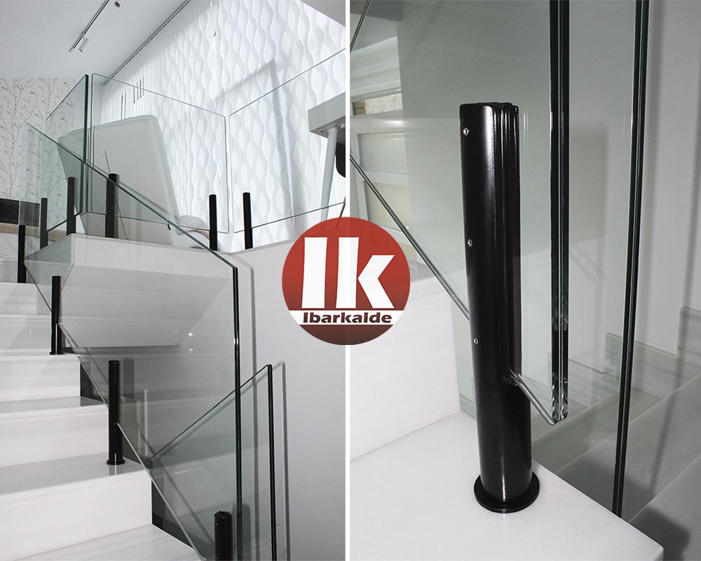 ibarkalde es una empresa fabricante de accesorios para alojamiento de barandillas de vidrio. Postes de acero en diferentes colores. Negro, gris y blanco. Con tornilleria incluida y de facil montaje en todo tipo de superficies. Pide precio y compra online en nuestra pagina web.