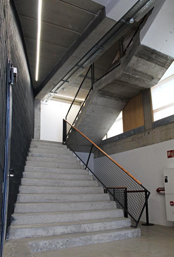 barandillas_en_el_edificio_soresu_en_azpeitia_gipuzkoa.jpg