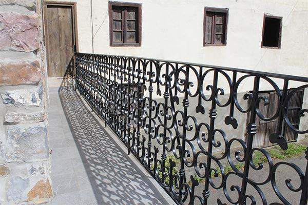 barandillas_en_pagoaga_granallado_lacado_y_montaje.jpg