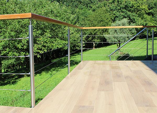 barandillas_exteriores_acero_inoxidable_cable_acero_pasamanos_madera.jpg