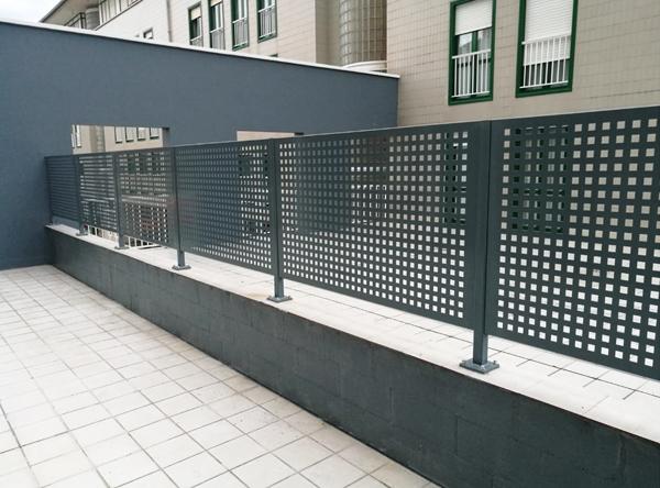 cerramiento_metalico_de_chapa_perforada_para_vivienda_de_azpeitia.jpg