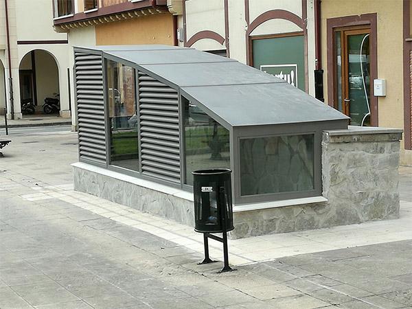 cerramientos_de_garajes_para_acceso_peatonal_plaza_ehiera.jpg