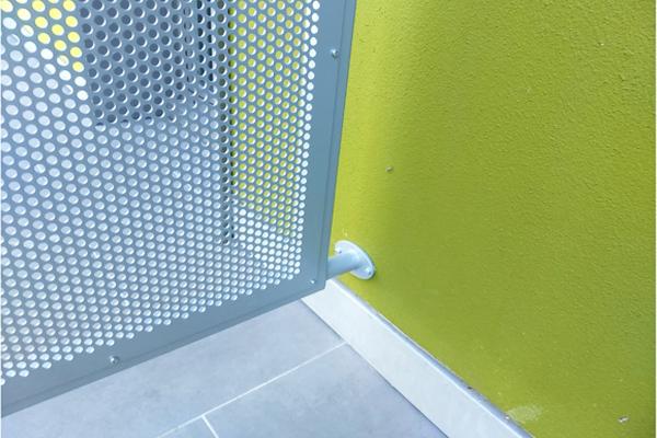 Los cerramientos de los balcones del albergue de uba de donostia san sebastian son desmontables para facilitar las futuras tareas de mantenimiento del edificio