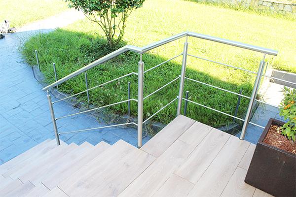 colocacion_de_barandillas_de_acero_inoxidable_aisi_316_satinado_en_bizkaia.jpg