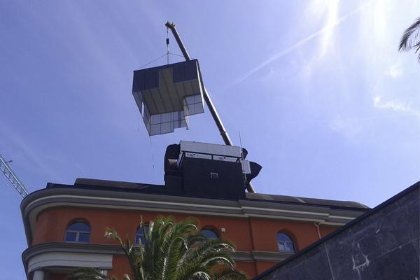 elevacion_de_estructuras_metalicas_con_grua_en_san_sebastian_donostia.jpg