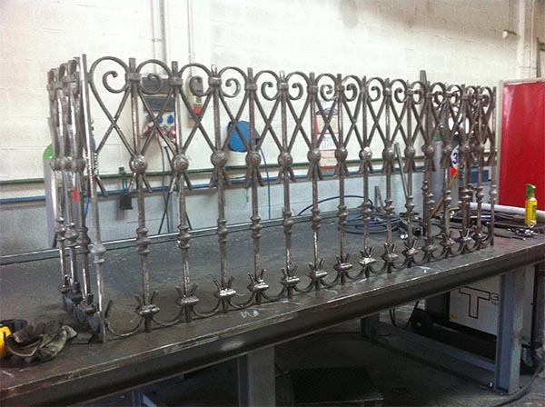 empresas_de_restauracion_y_rehabilitacion_de_barandillas_en_fachadas.jpg