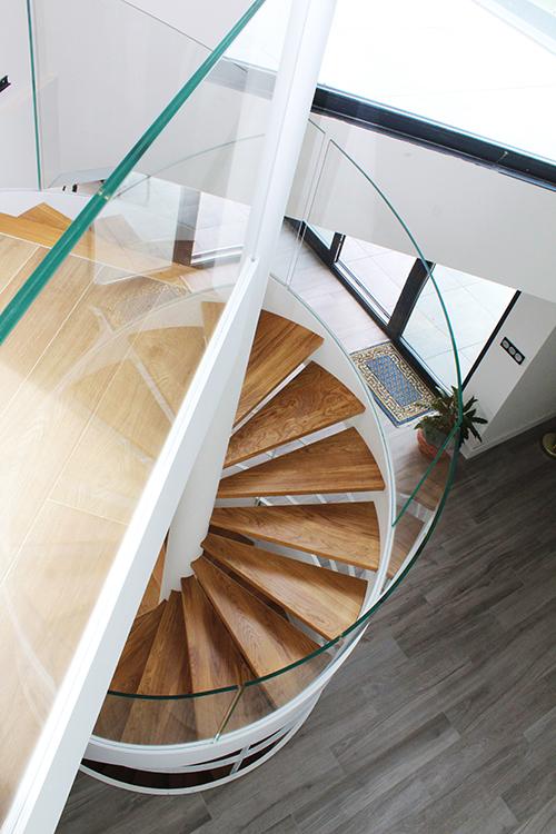 empresas_escpecialistas_de_escaleras_en_bilbao_bizkaia_euskadi.jpg