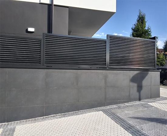 empresas_especialistas_en_vallados_y_cierres_en_gipuzkoa_panel_aluacero.jpg