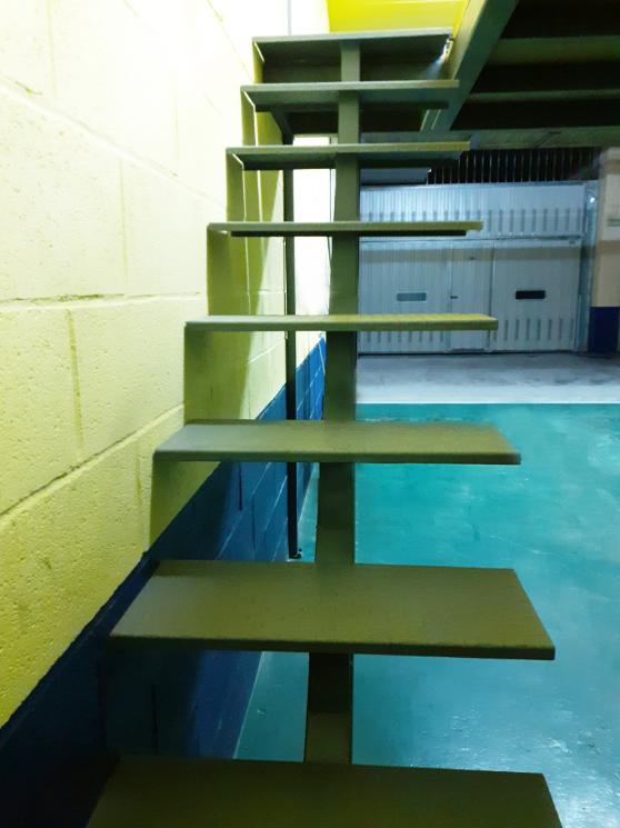 entreplanta_metalica_con_escalera_en_gipuzkoa_para_garaje_de_ibarkalde.jpg
