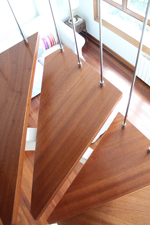 escalera_compensada_con_escalones_a_medida_en_proyecto_de_berango_bilbao_bizkaia.jpg