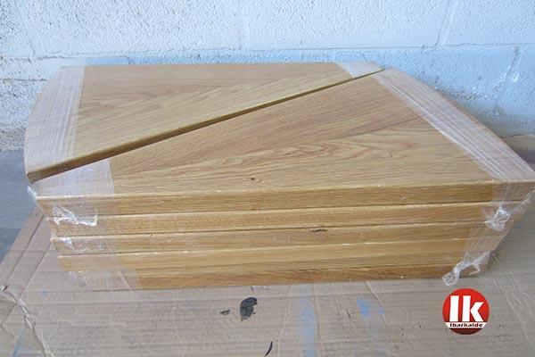 Los peldaños de madera de roble, antes de ser instalados en la escalera. escalera_de_madera_en_gipuzkoa-donostia-san_sebastin-gipuzkoa.jpg