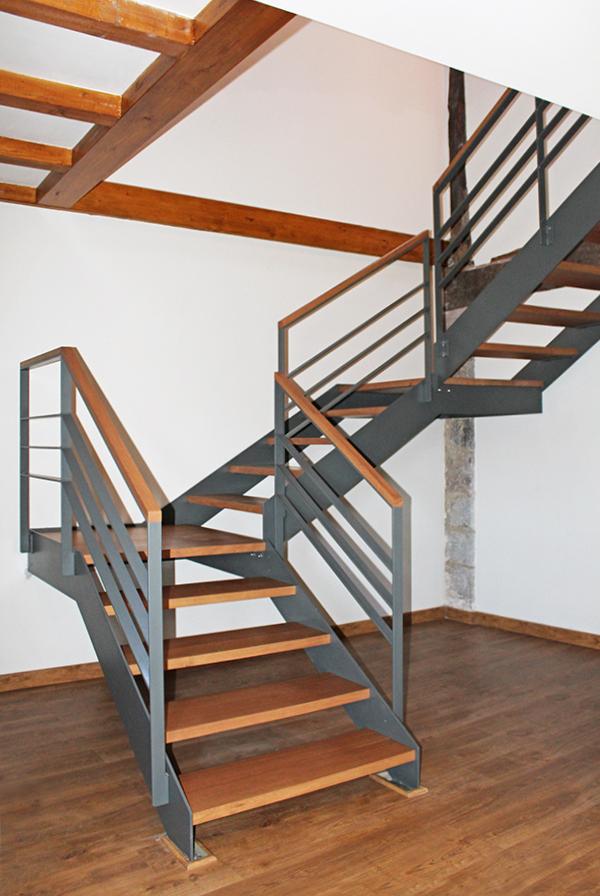 escalera_en_bera_bera_navarra_pamplona.jpg