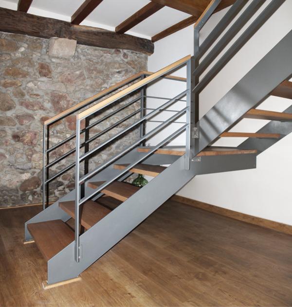 escalera_metalica_en_navarra_nafarroa_bera_pamplona.jpg