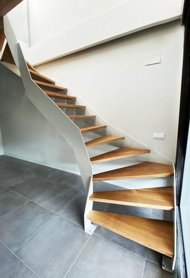 escalera_modelo_tximista_instalada_en_hondarribia_irun_hendaya_bidasoa_empresas_escaleras.jpg