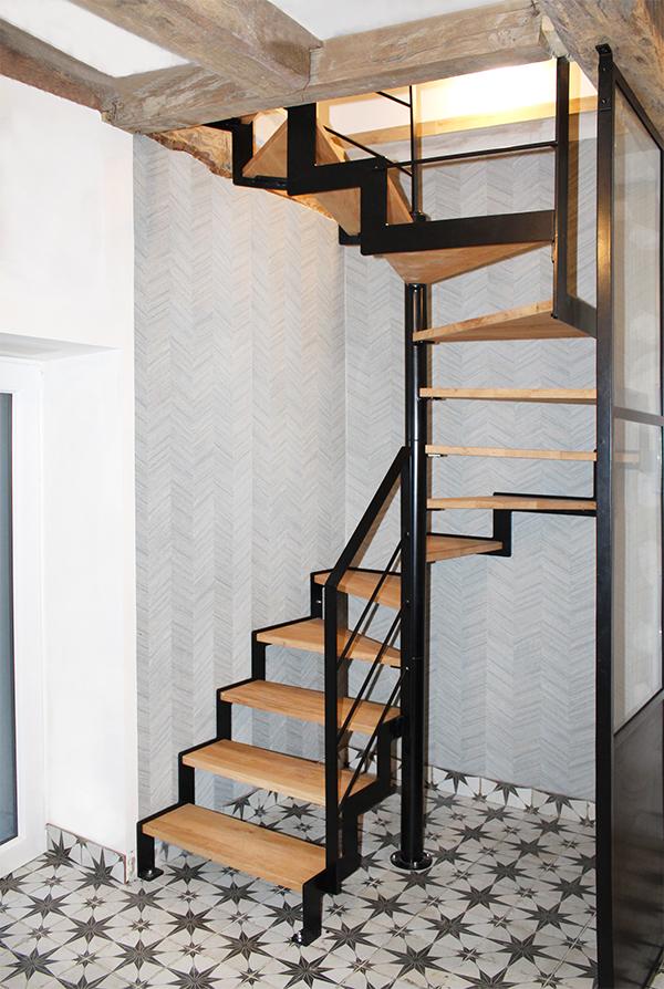 escalera_modelo_udabe_escaleras_metalicas_en_pamplona.jpg