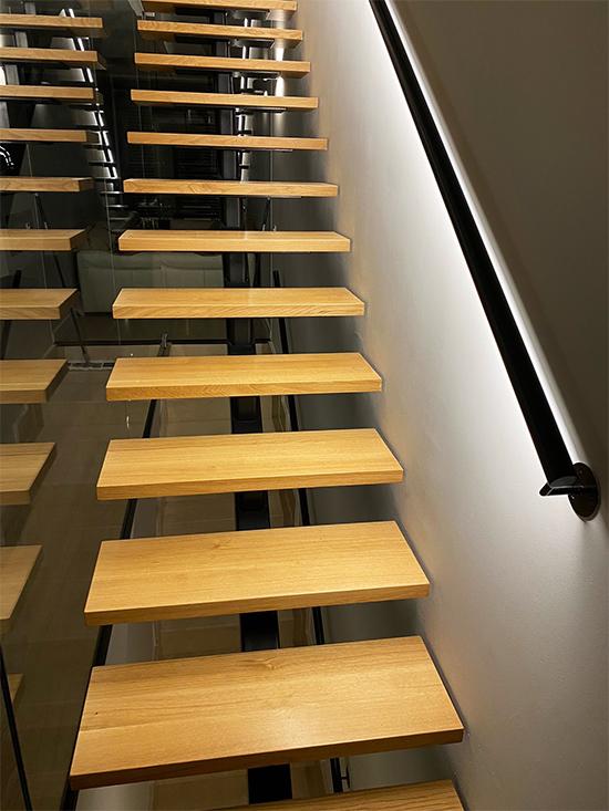 escalera_modelo_vitoria_con_zanca_central_ibarkalde.jpg
