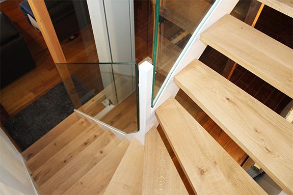 escaleras_compensadas_en_casas_diseadores_a_medida_ibarkalde.jpg
