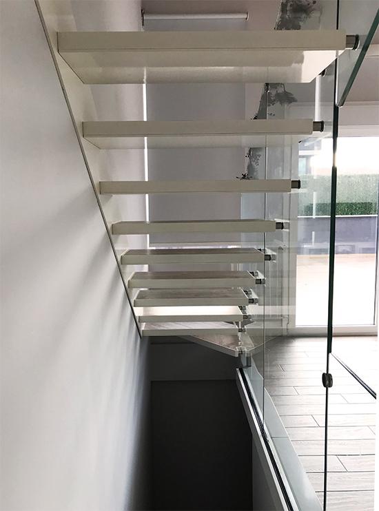 escaleras_con_vidrio_en_sopelana_bizkaia.jpg