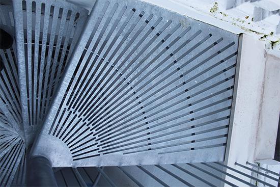 escaleras_de_acero_galvanizado_para_exteriores_en_san_sebastian_donostia.jpg