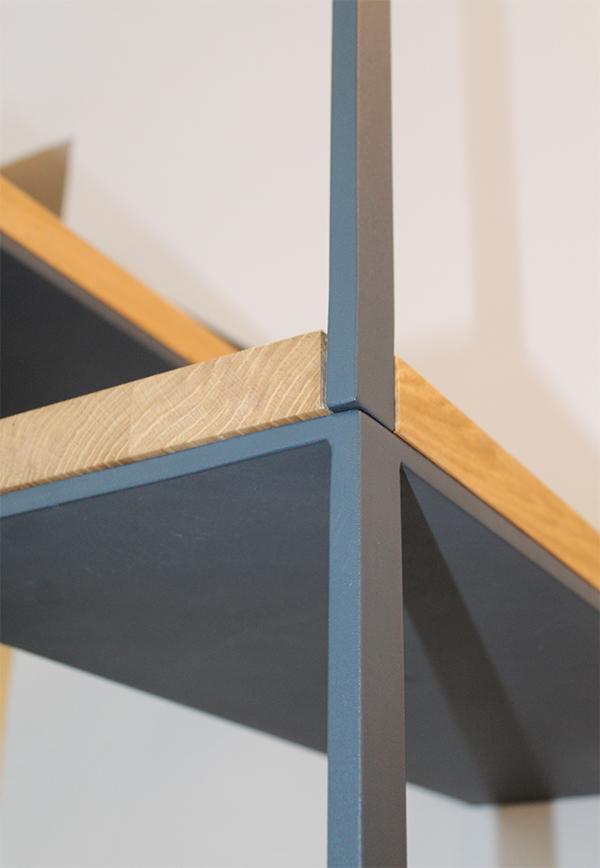 escaleras_de_acero_termolacado_en_gris_forja_y_madera_de_roble.jpg