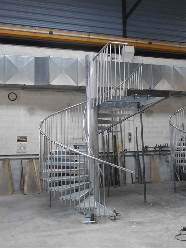 escaleras_de_hierro_galvanizado_y_de_caracol_en_donostia-gipuzkoa
