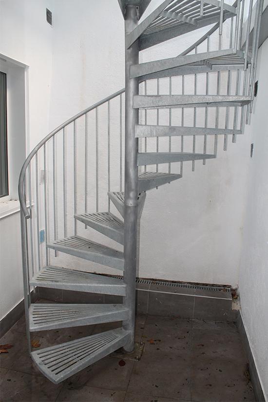 escaleras_de_uso_exterior_en_san_sebastian_donostia.jpg