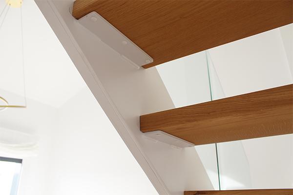 escaleras_en_donostia_de_metal_y_madera_a_medida.jpg