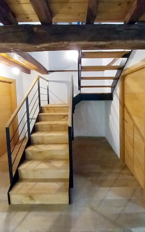 escaleras_en_navarra_orbaizeta_ibarkalde_madera_y_hierro.jpg