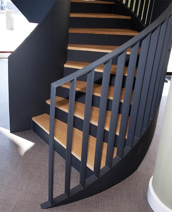 escaleras_espectaculares_de_gran_diametro_para_espacios_interiores.jpg