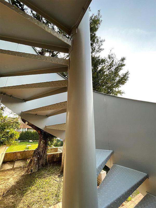 escaleras_exteriores_para_jardines_en_euskadi.jpg