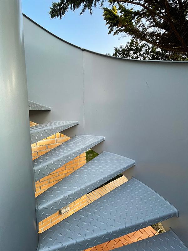 escaleras_helicoidales_y_de_caracol_para_exteriores_en_euskadi.jpg