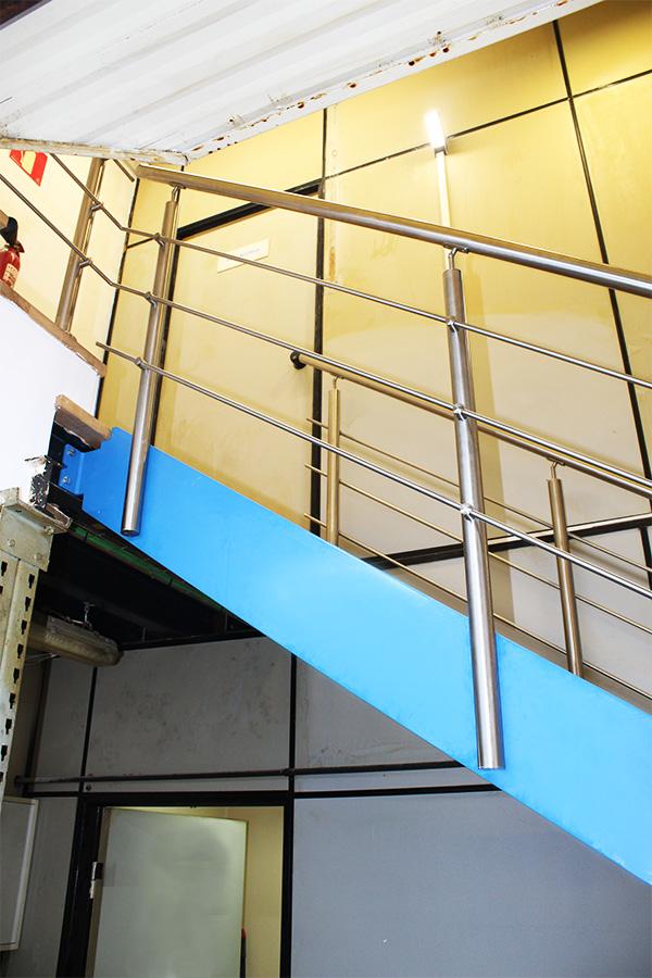 escaleras_interiores_entorno_industrial_mungia_bizkaia.jpg