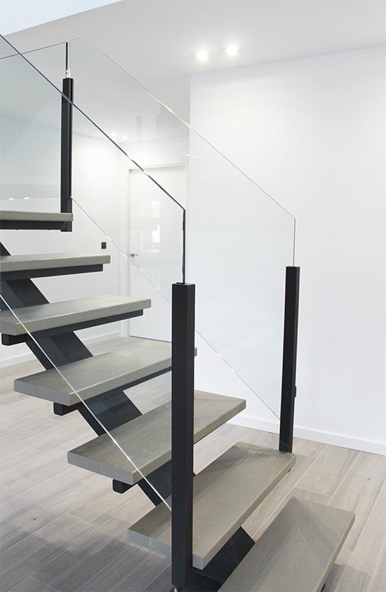 escaleras_metalicas_con_madera_y_vidrio_en_burgos_y_miranda_de_ebro.jpg