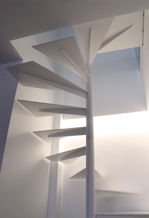 escaleras_metalicas_para_espacio_reducido_como_se_fabrican_ibarkalde.jpg