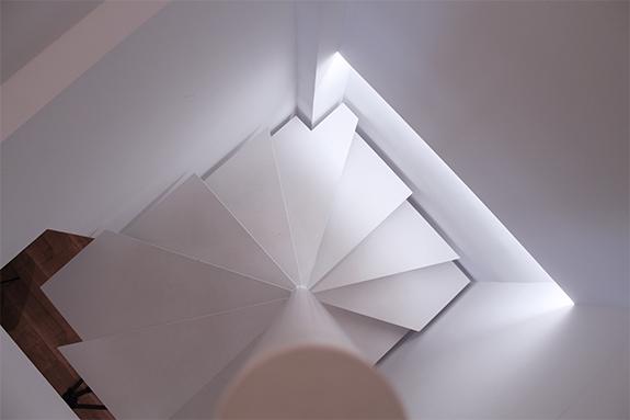 escaleras_para_espacios_reducidos_comodas_en_san_sebastia_gipuzkoa_modelo_salaberria.jpg