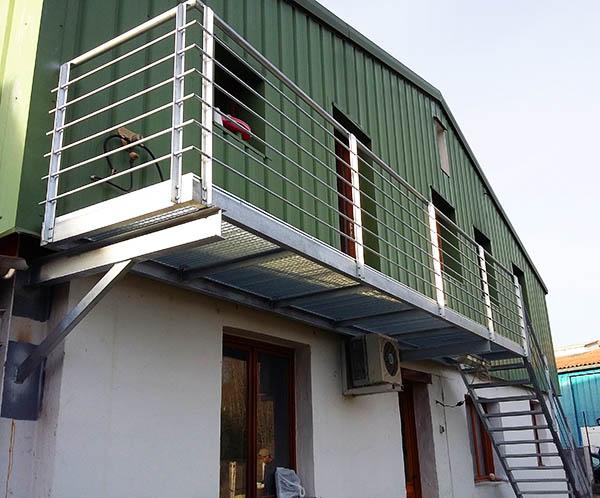 La estructura está perfectamente fijada a la vivienda. fabrication de escaliers a urrugne socoa aquitanie hendaya
