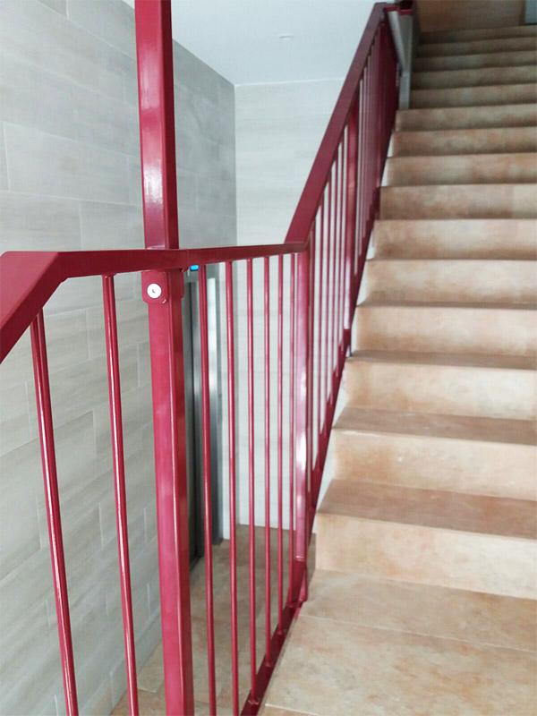 fabricacion_de_barandillas_rojas_en_san_sebastian_donostia_ibarkalde.jpg