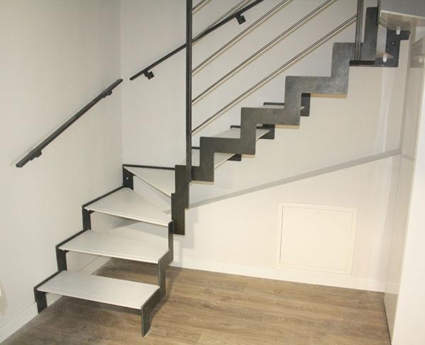 precio de una escalera metálica de diseño