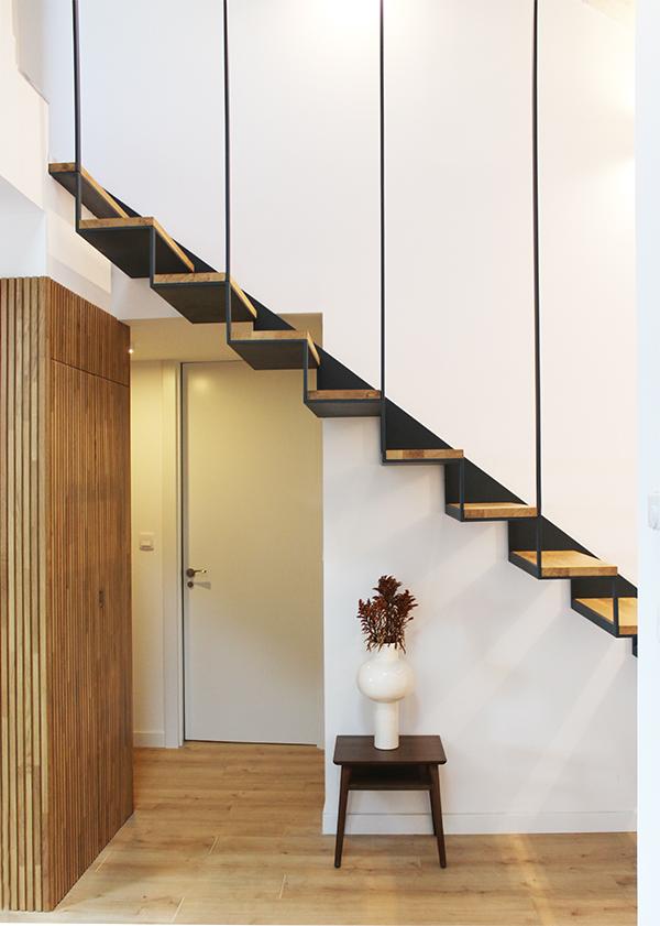 fabricantes_de_escaleras_interiores_de_zancas_de_pletina_peldanos_madera.jpg