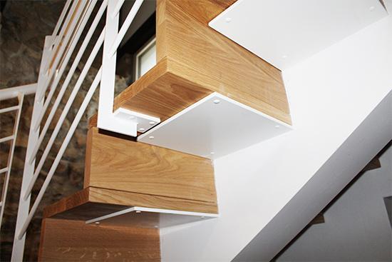 fabricantes_de_escaleras_interiores_en_gipuzkoa_para_casa_rural_martiamuno.jpg
